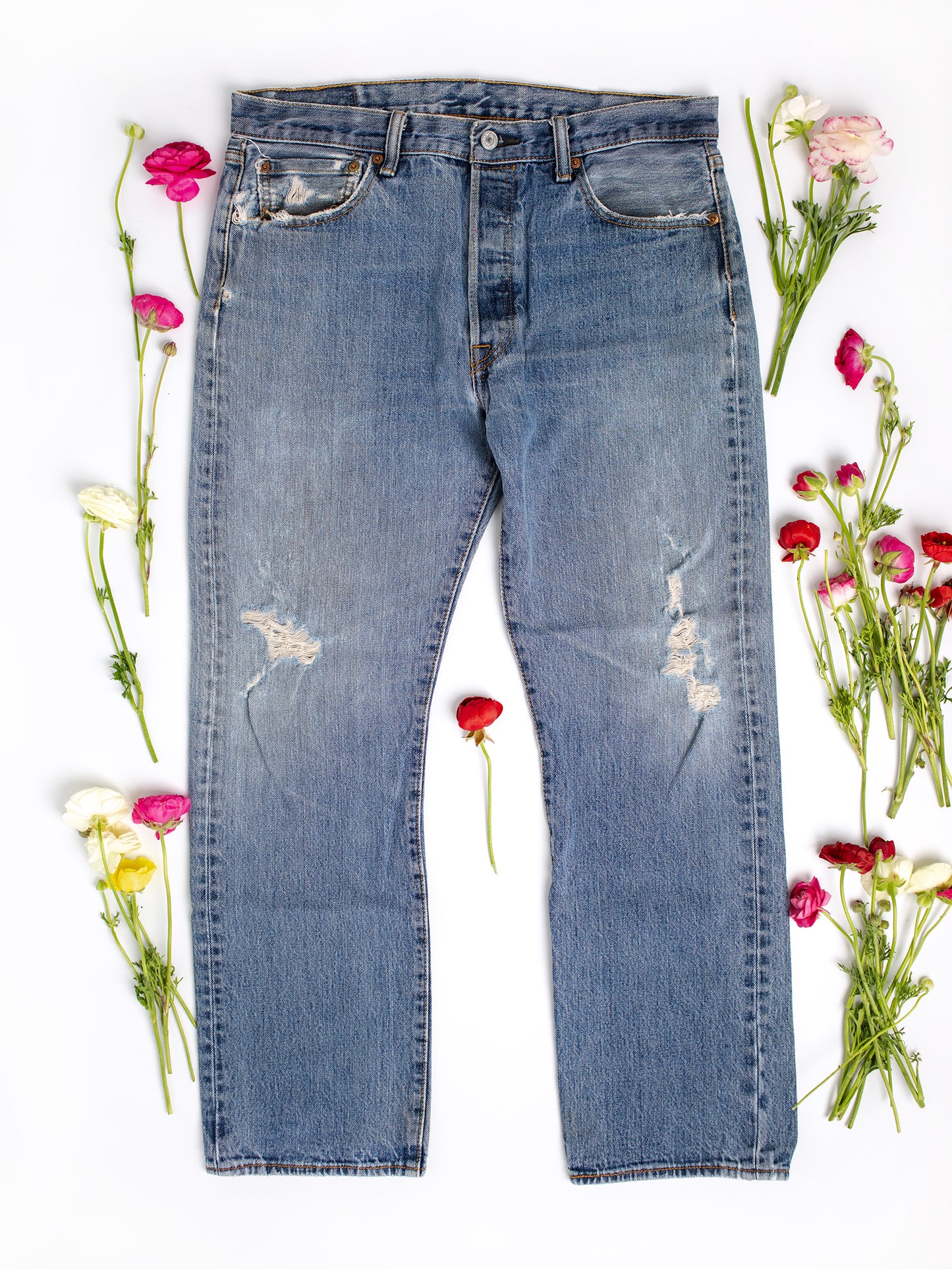 Vintage Levi's 501's 34 x 30 (Y2K)