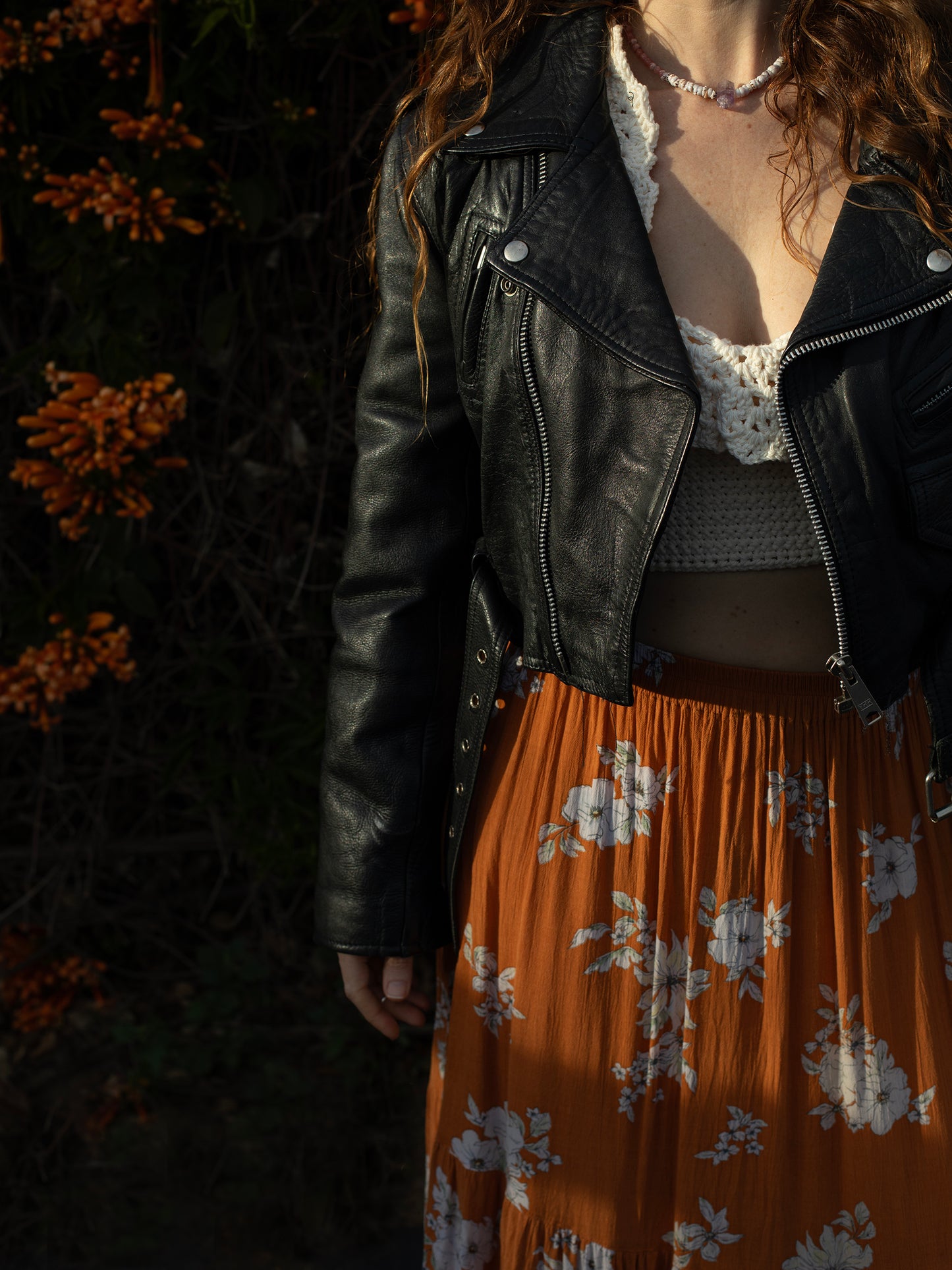 Vintage Cropped Black Leather Motorcycle Jacket (1970s). Black 100% genuine leather. Rare 'Leather Gold' Brand. London Boston Label. Quilted black nylon lining. Slightly cropped.
Great condition.YKK original zippers.
Vintage size M. Sourced in Los Angeles, California.