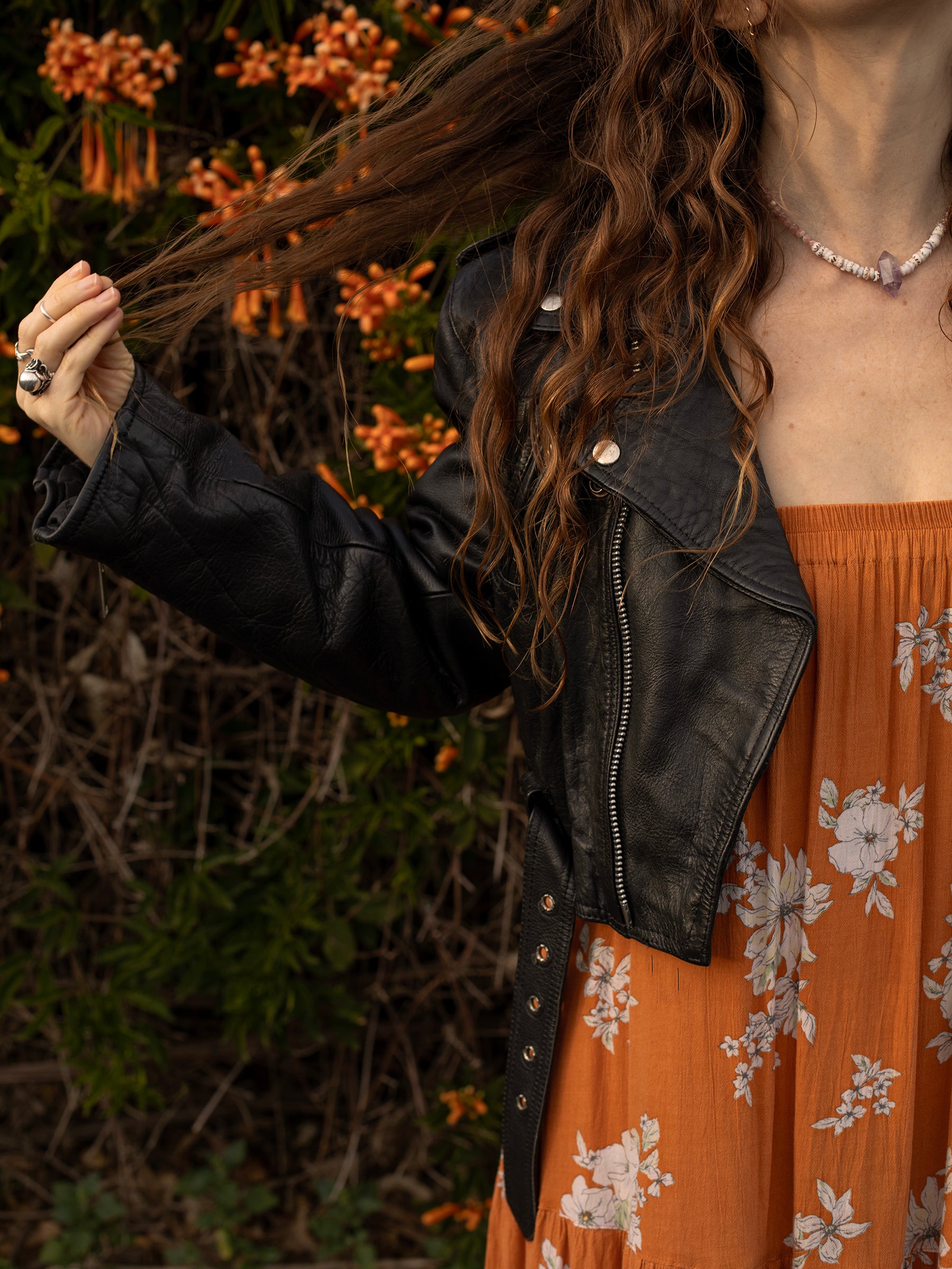 Vintage Cropped Black Leather Motorcycle Jacket (1970s). Black 100% genuine leather. Rare 'Leather Gold' Brand. London Boston Label. Quilted black nylon lining. Slightly cropped.
Great condition.YKK original zippers.
Vintage size M. Sourced in Los Angeles, California.