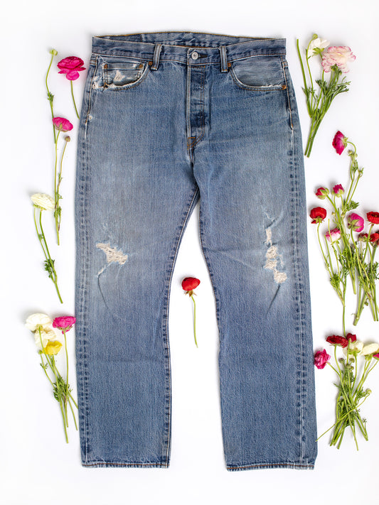 Vintage Levi's 501's 34 x 30 (Y2K)